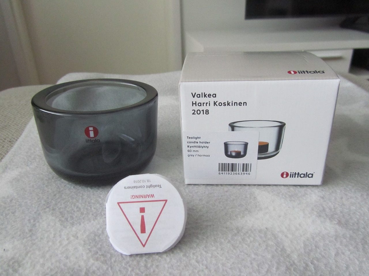 Uusi Iittala Valkea kynttilälyhty 60 mm harmaa