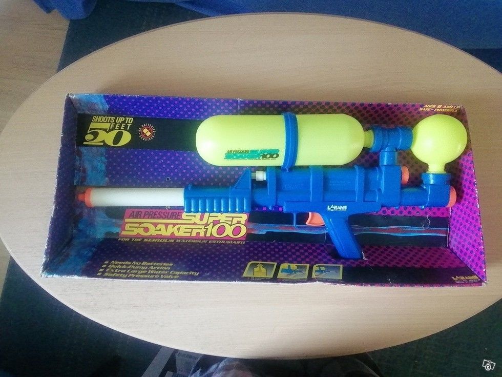 LARAMI Super Soaker 100 vesiase vuosi 1990 Tori