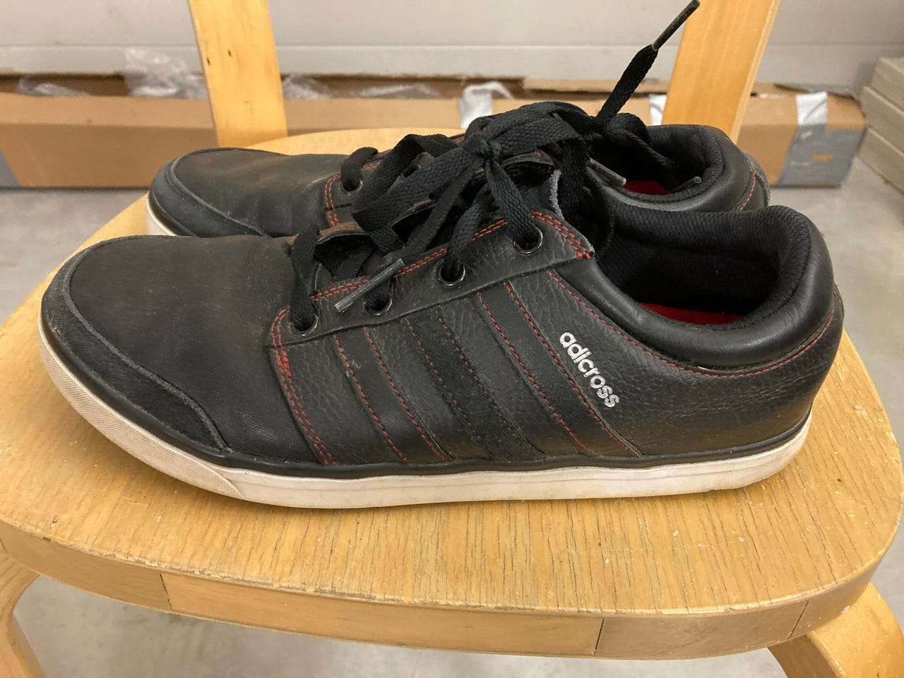 Adidas golfkengät