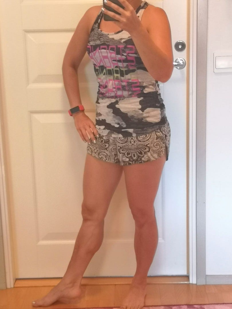 Vero Moda musta / valkoiset löysät shortsit S