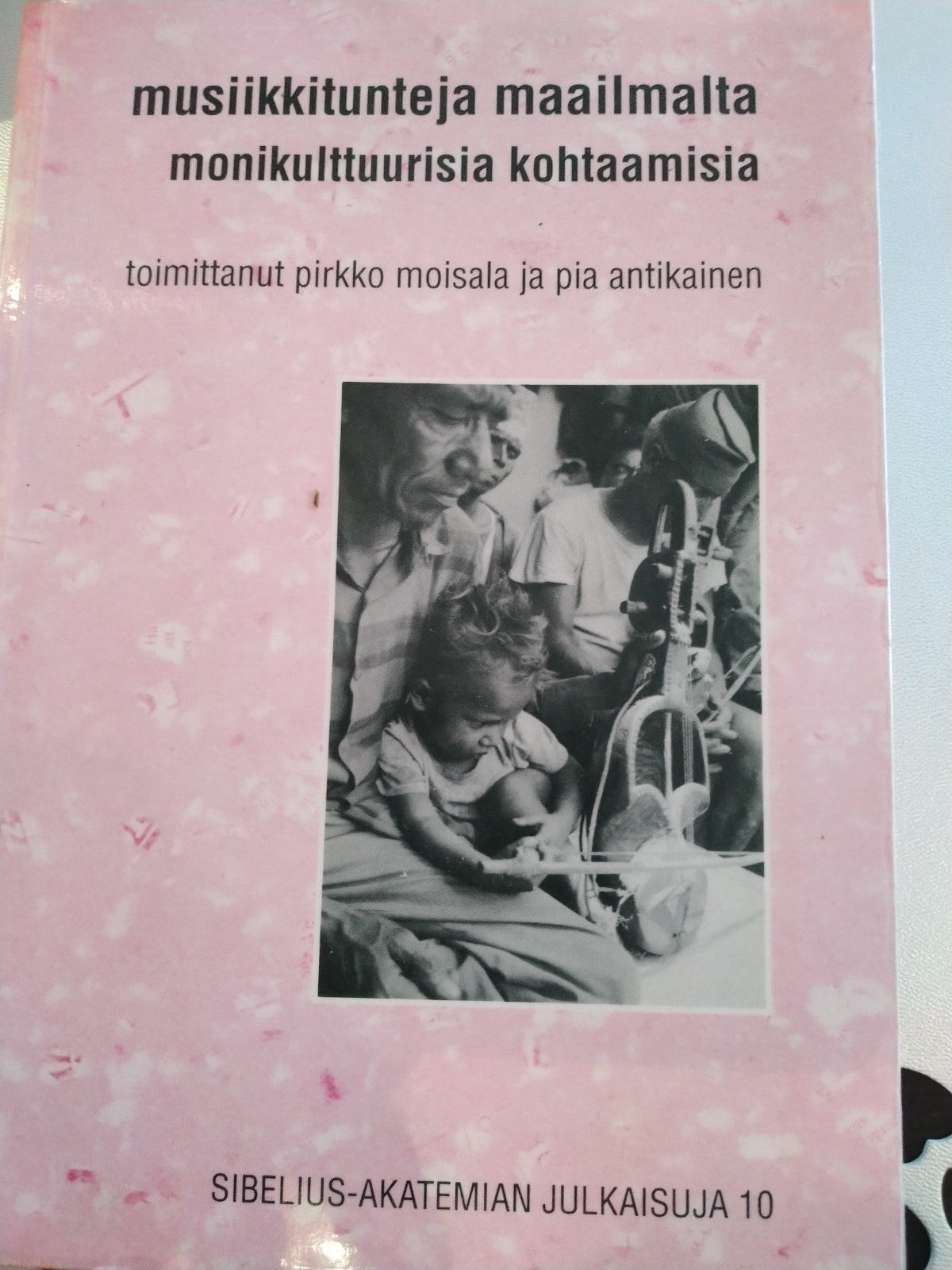 Musiikkitunteja maailmalta - monikulttuurisia kohtaamisia