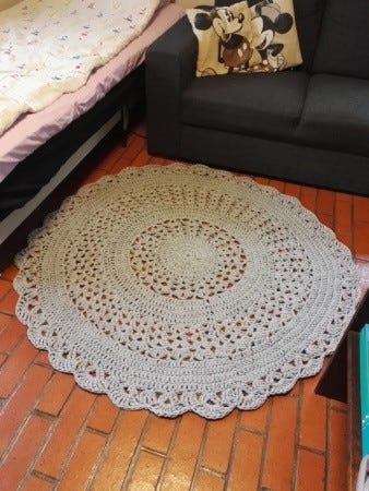 UUSI käsin virkattu harmaa matto n.140cm
