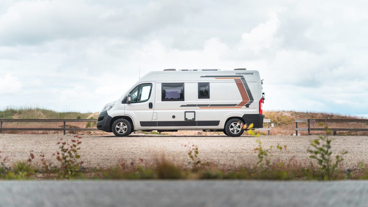 Weinsberg 600 ME -retkeilyauto vuokralle / campervan for rent