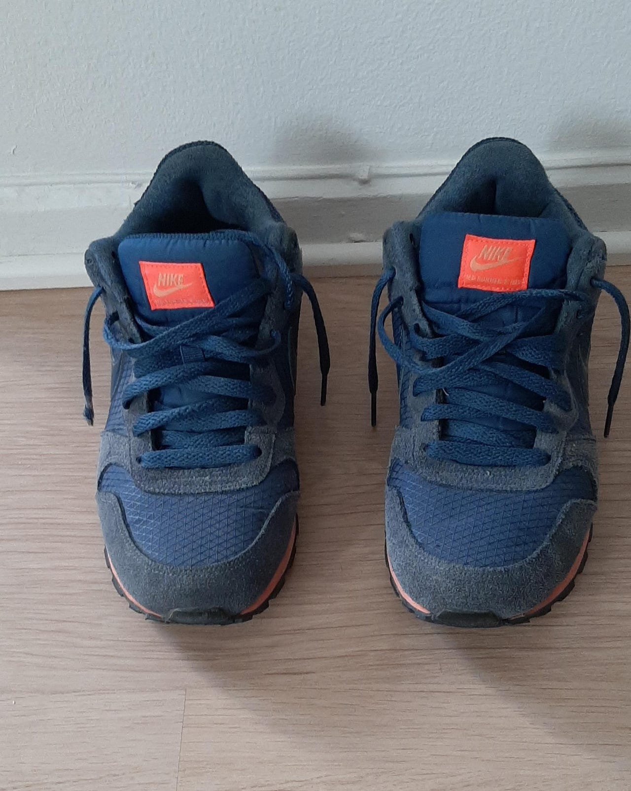 Niken retro tennarit