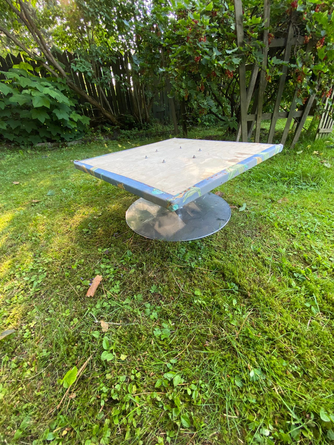 Metalliset jalat / tai tuolit osissa, 2kpl