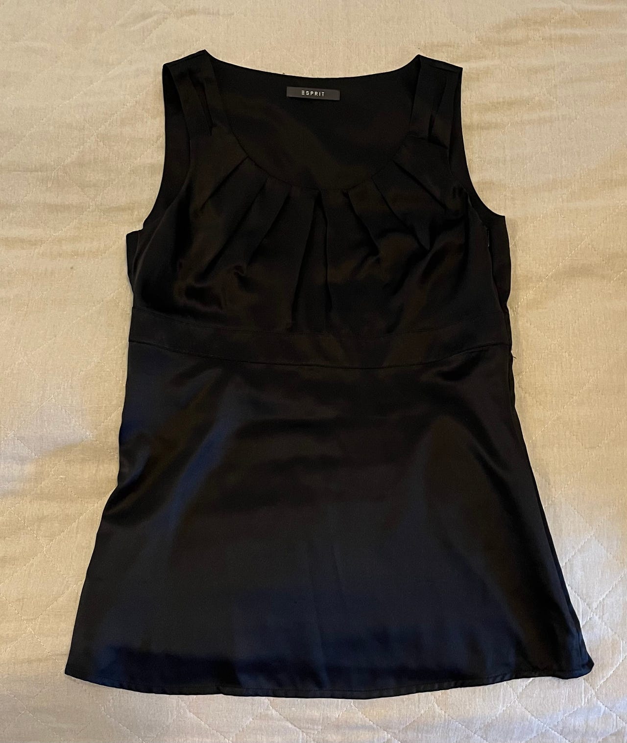 Black sleeveless top