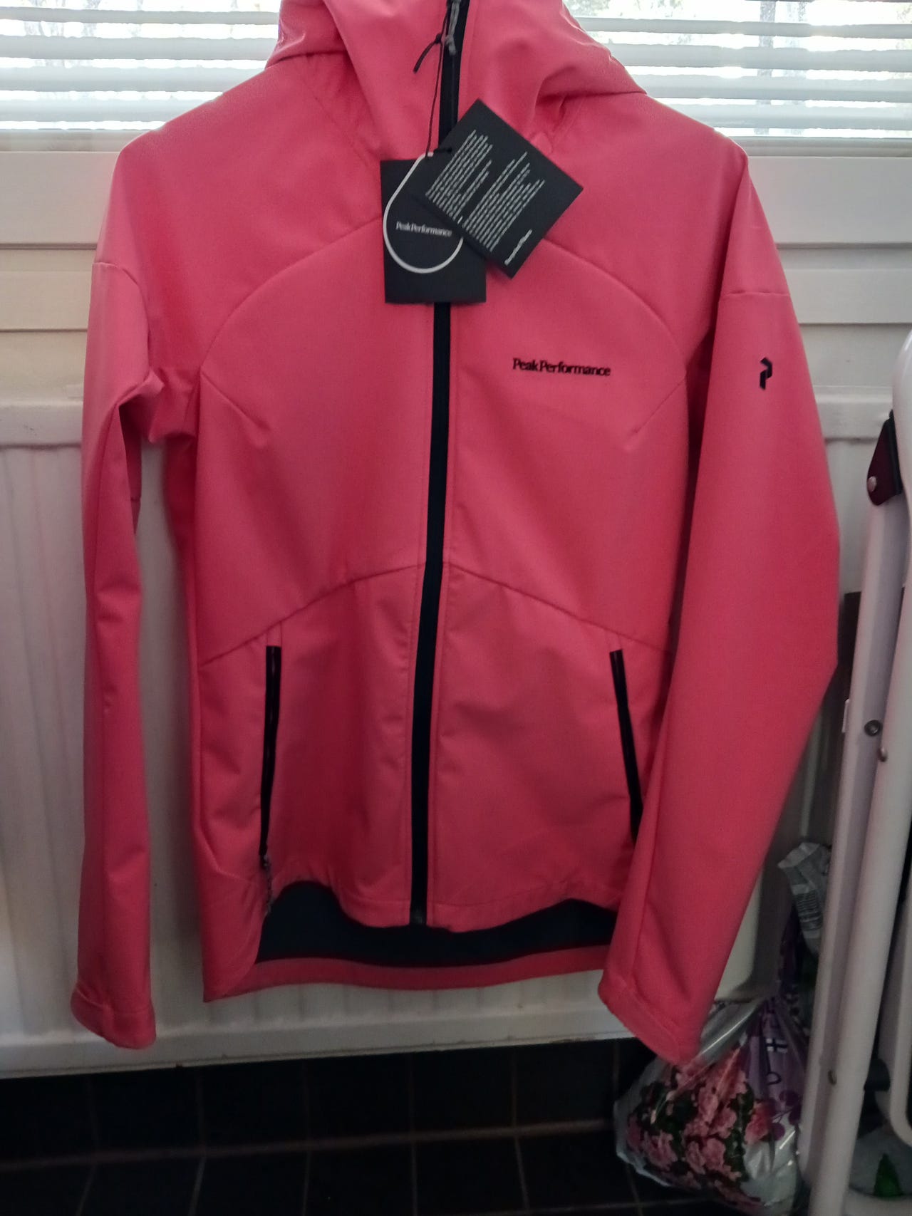 Peak Performance W Adventure Hood Jacket koko S | Tori