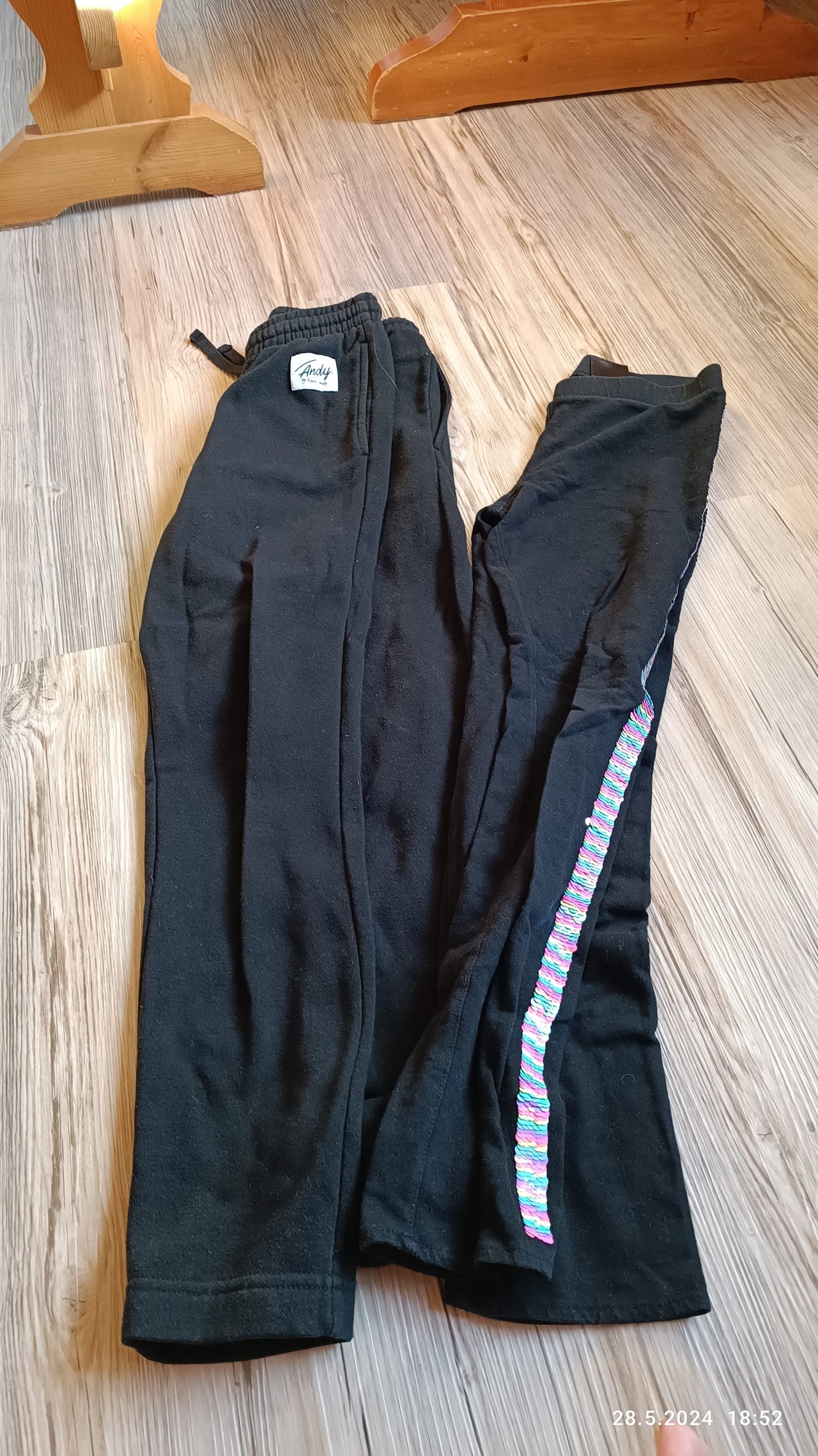 140 housuja