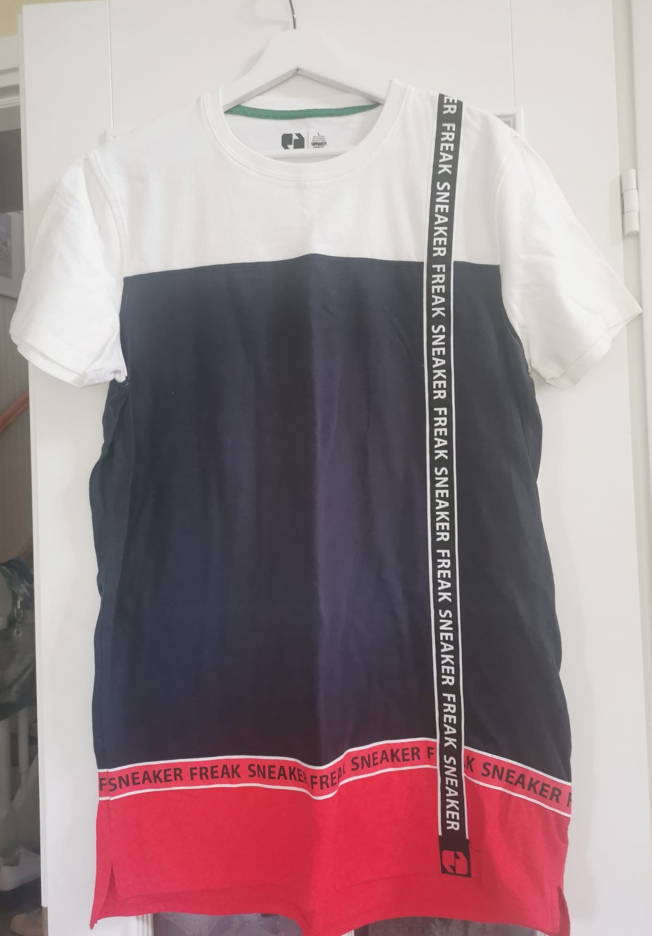 Sneaker Freak t-paita koko L (uusi)