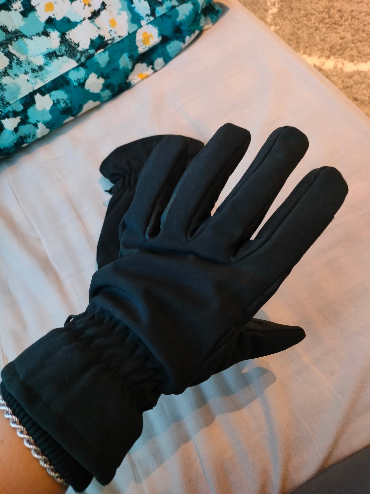 Riding gloves