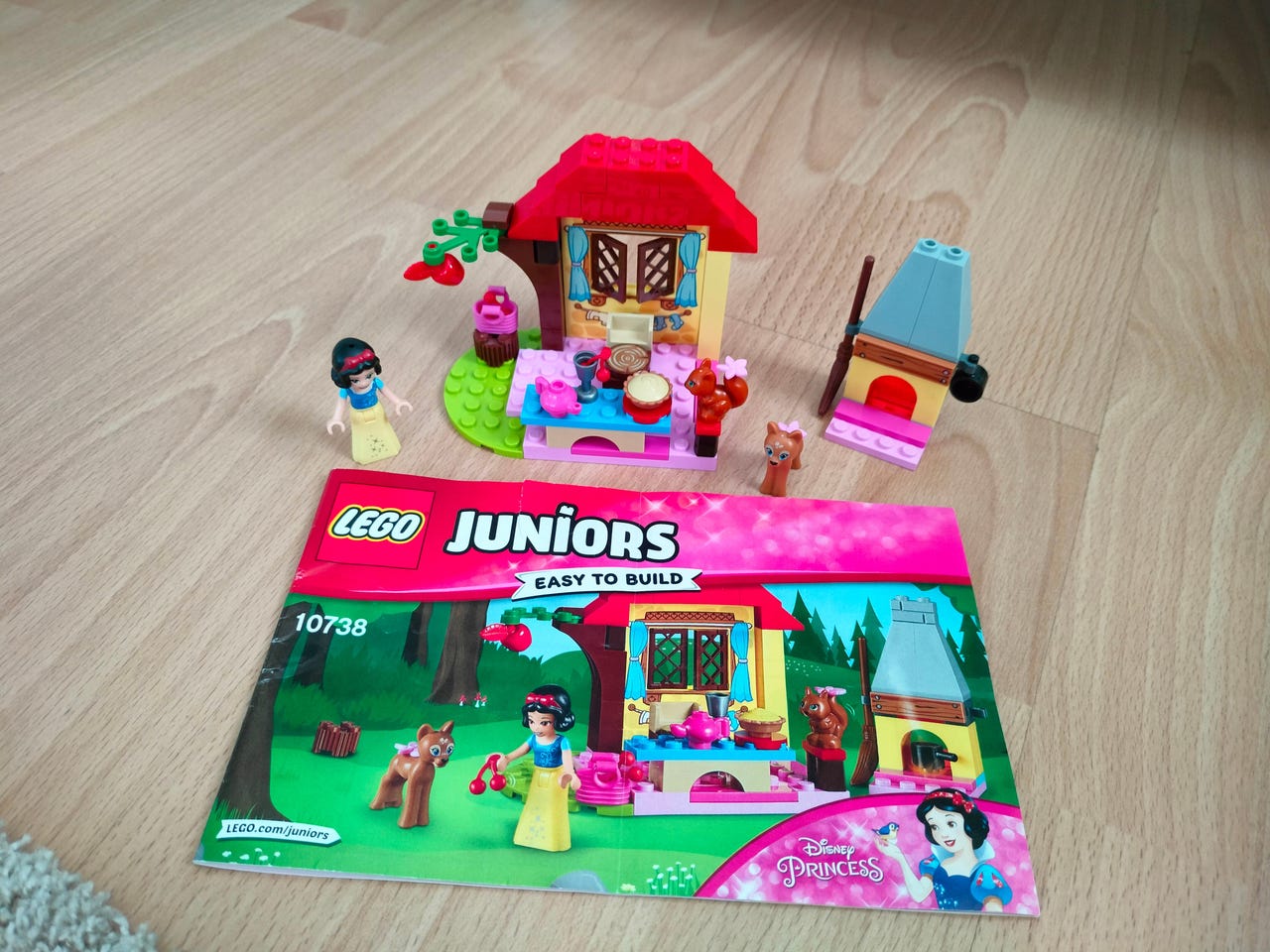 Disney Snow Lego Juniors Snow White LEGO 43242 Snow White And The