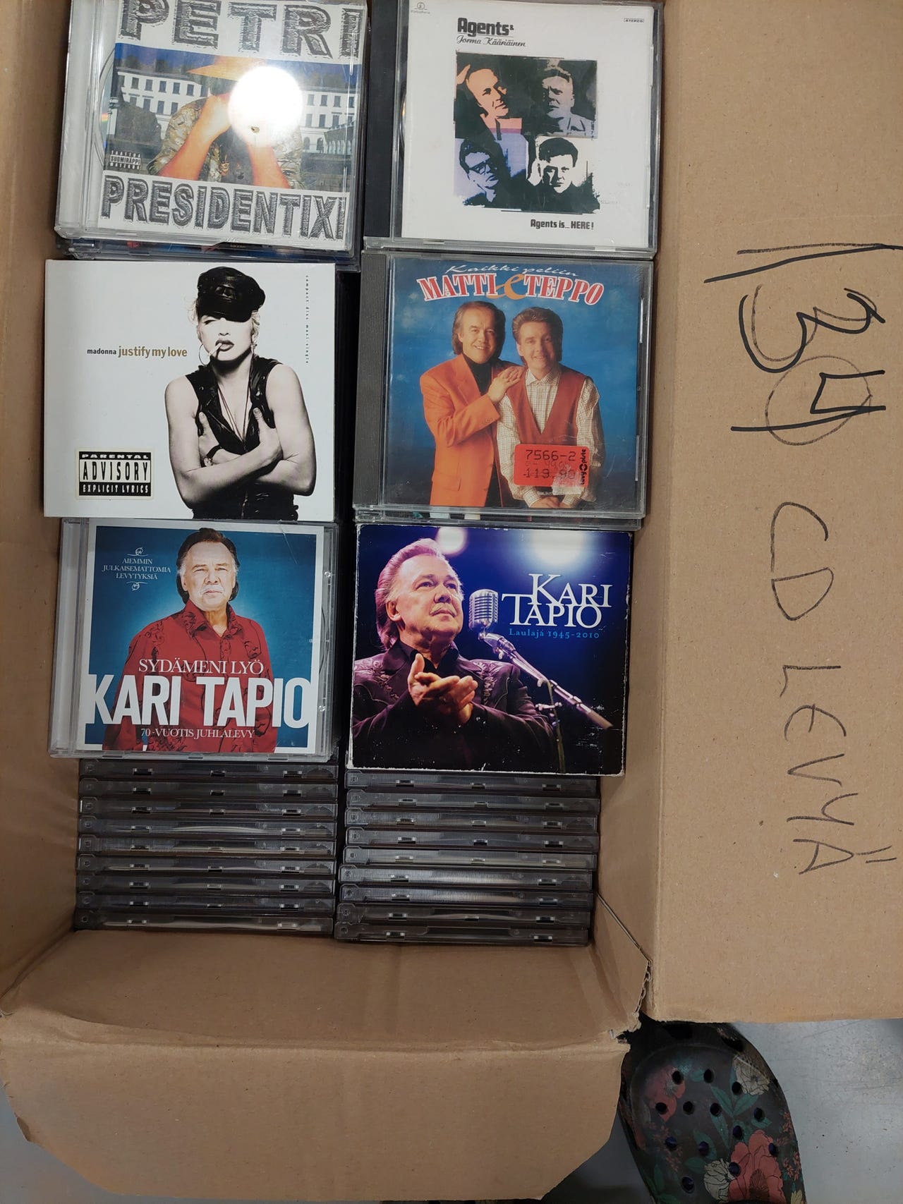 CD Levyjä 134 kpl