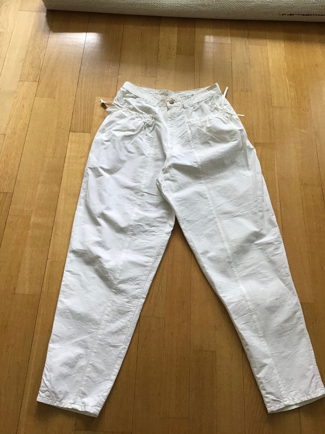 Valkoiset housut 80-luvulta ( koko arviolta 40 )