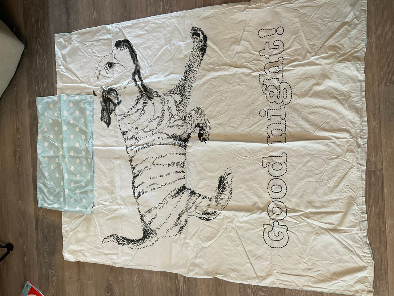 Myydään Ciraf lasten pussilakanasetti