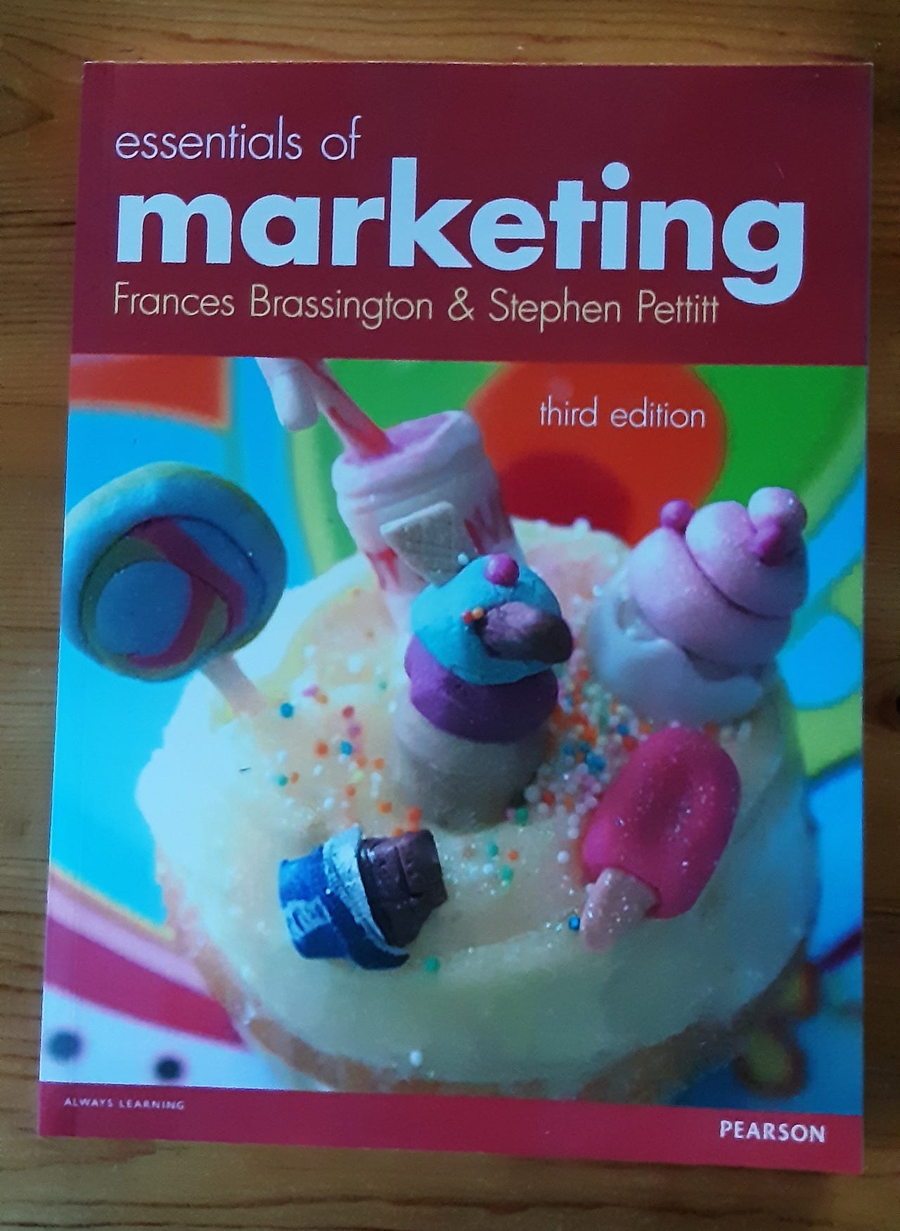 Essentials of Marketing kirja