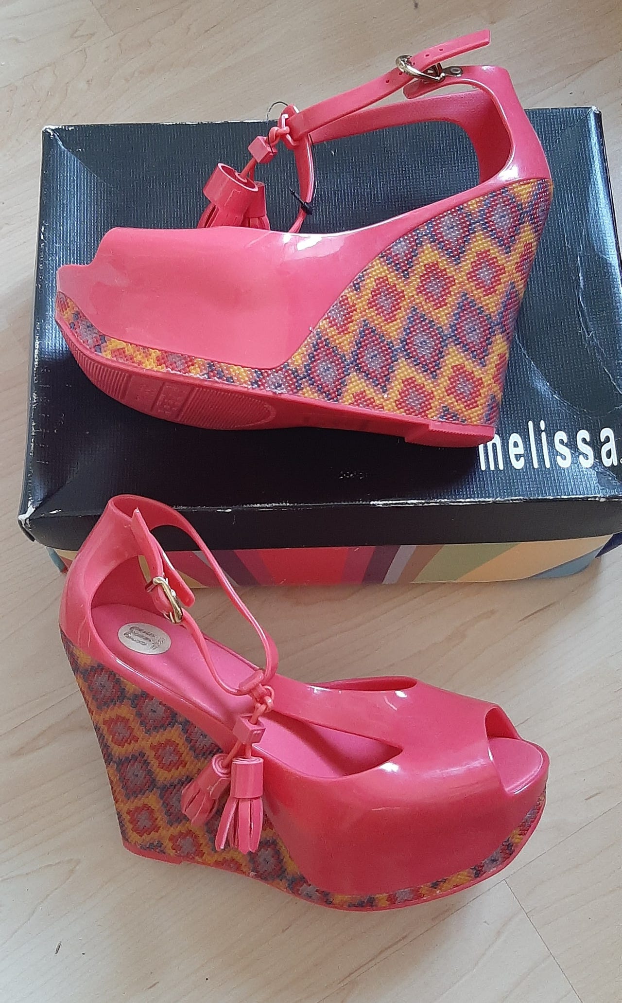 Melissa-merkkiset käyttämättömät platform kengät koko 38 värikkää