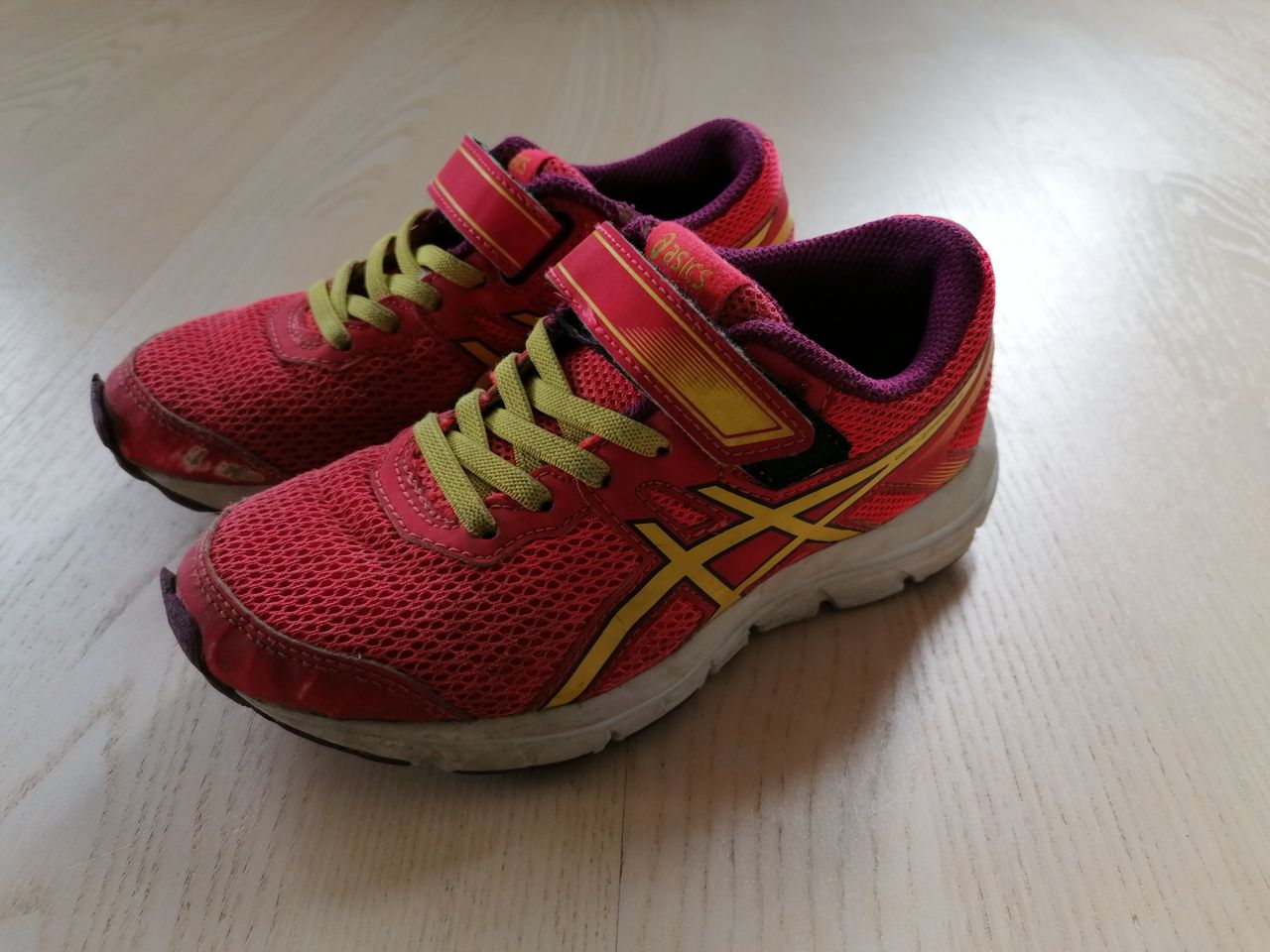 Asics Zakara urheilulenkkarit koko 30 Tori