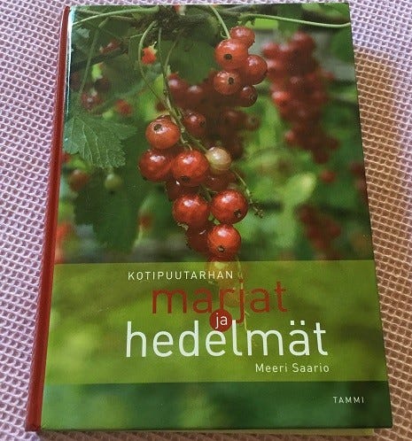 Kotipuutarhan marjat ja hedelmät