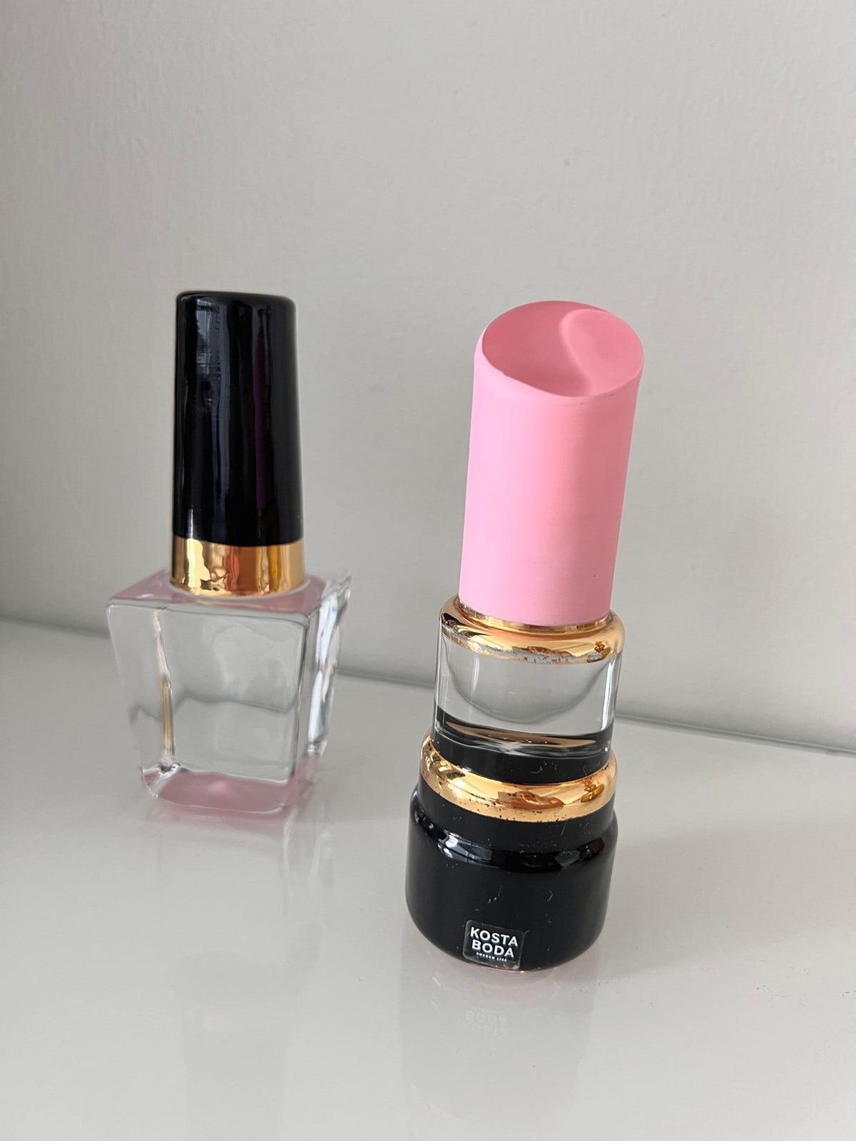 KOSTA BODA MAKE UP LIPSTICK SOFT PINK - Figuuri