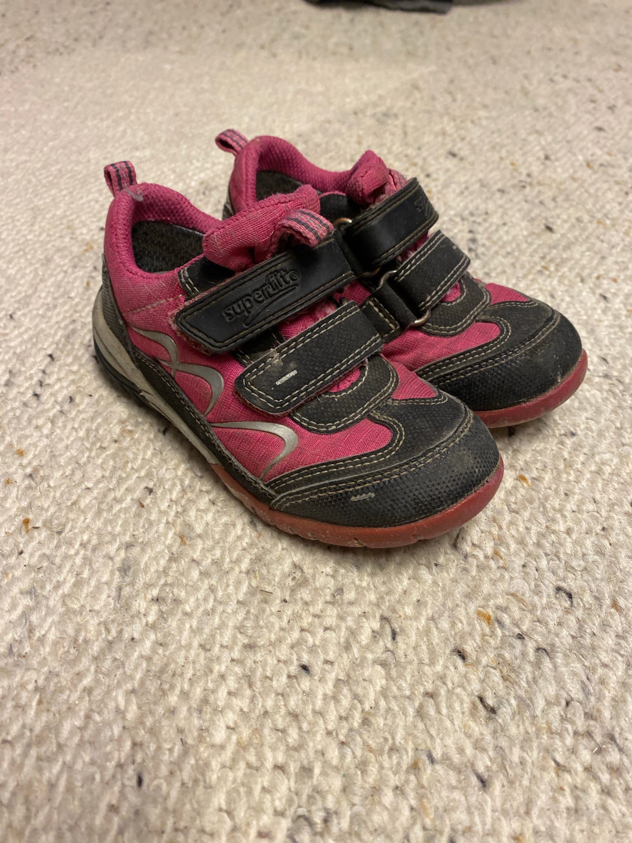 Superfit välikausikengät 25