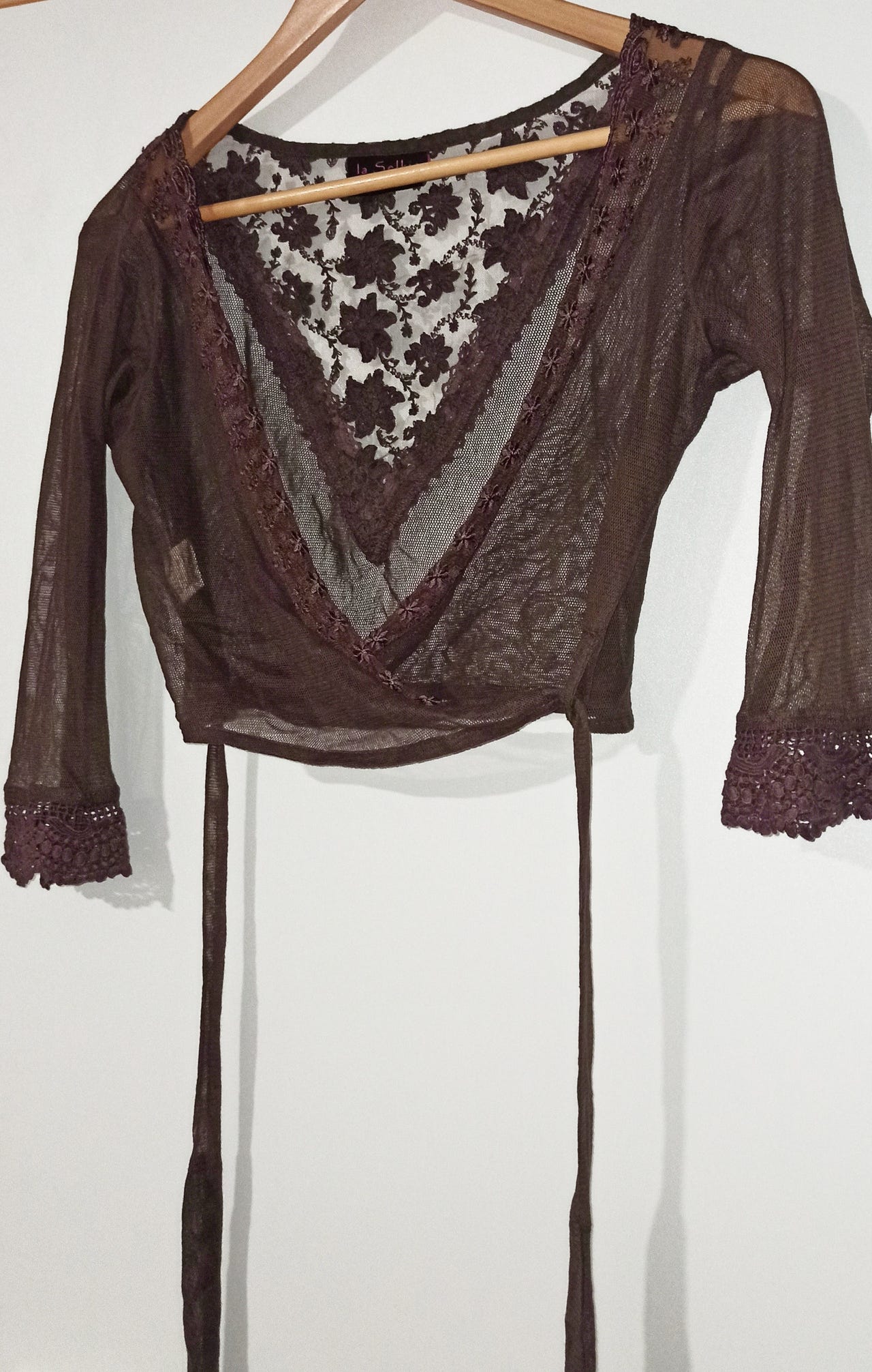 Ruskea pitsibolero, M