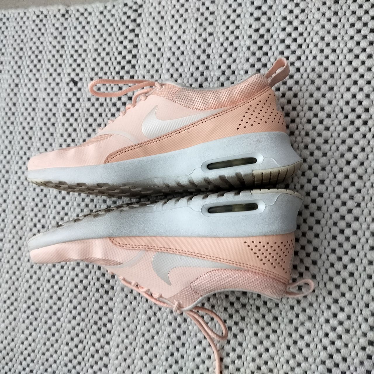 Air max thea crimson tint best sale