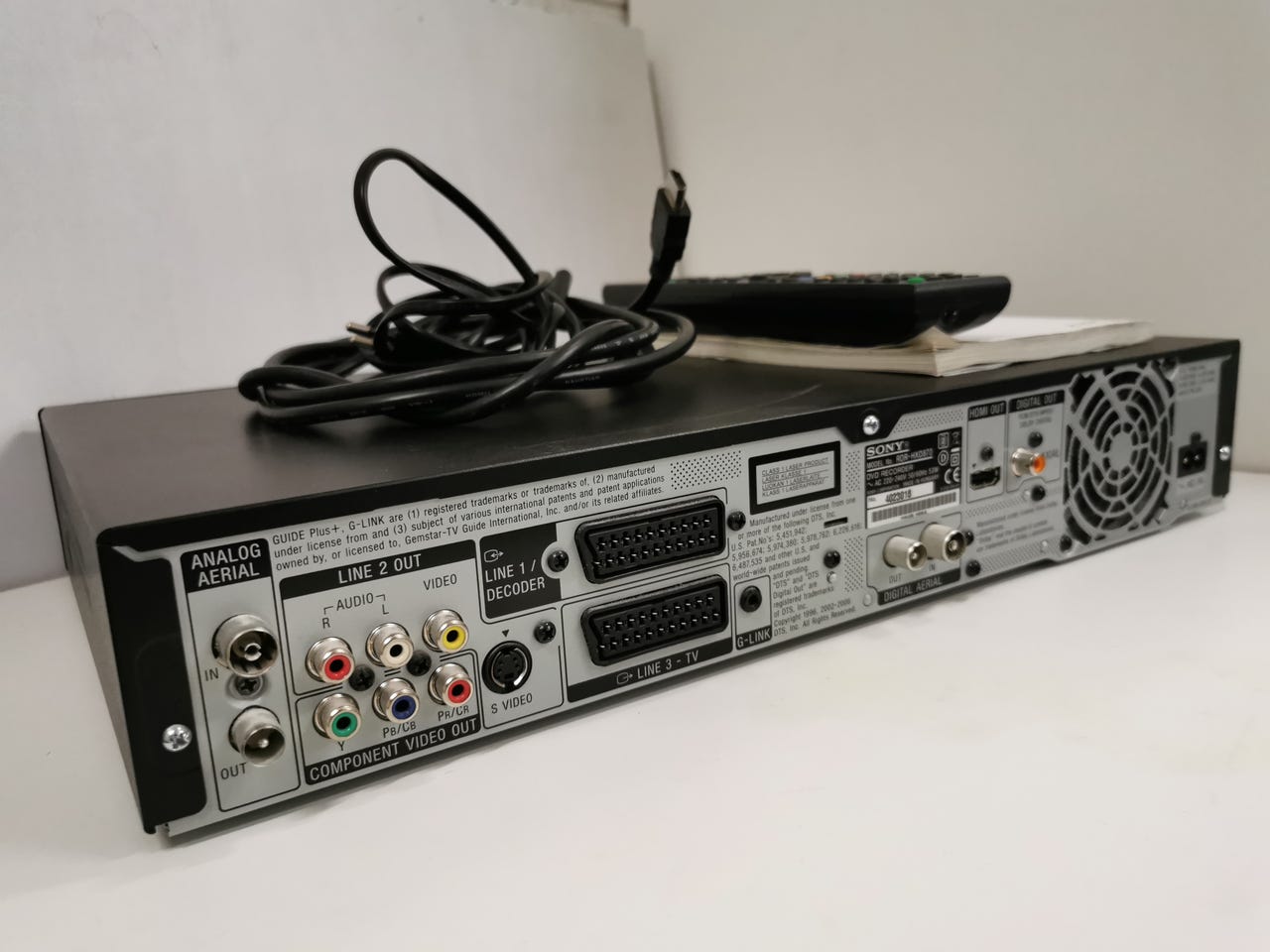 Sony RDRHXD870 HDMI Tallentava DVD / Digiboksi / VHS kopiointi Tori
