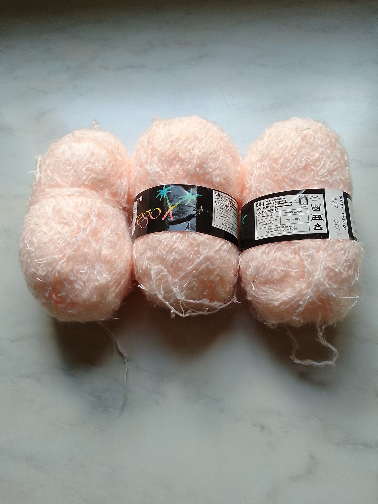 Lankaa kolme kerää yksi kerän paino 50g uusia.