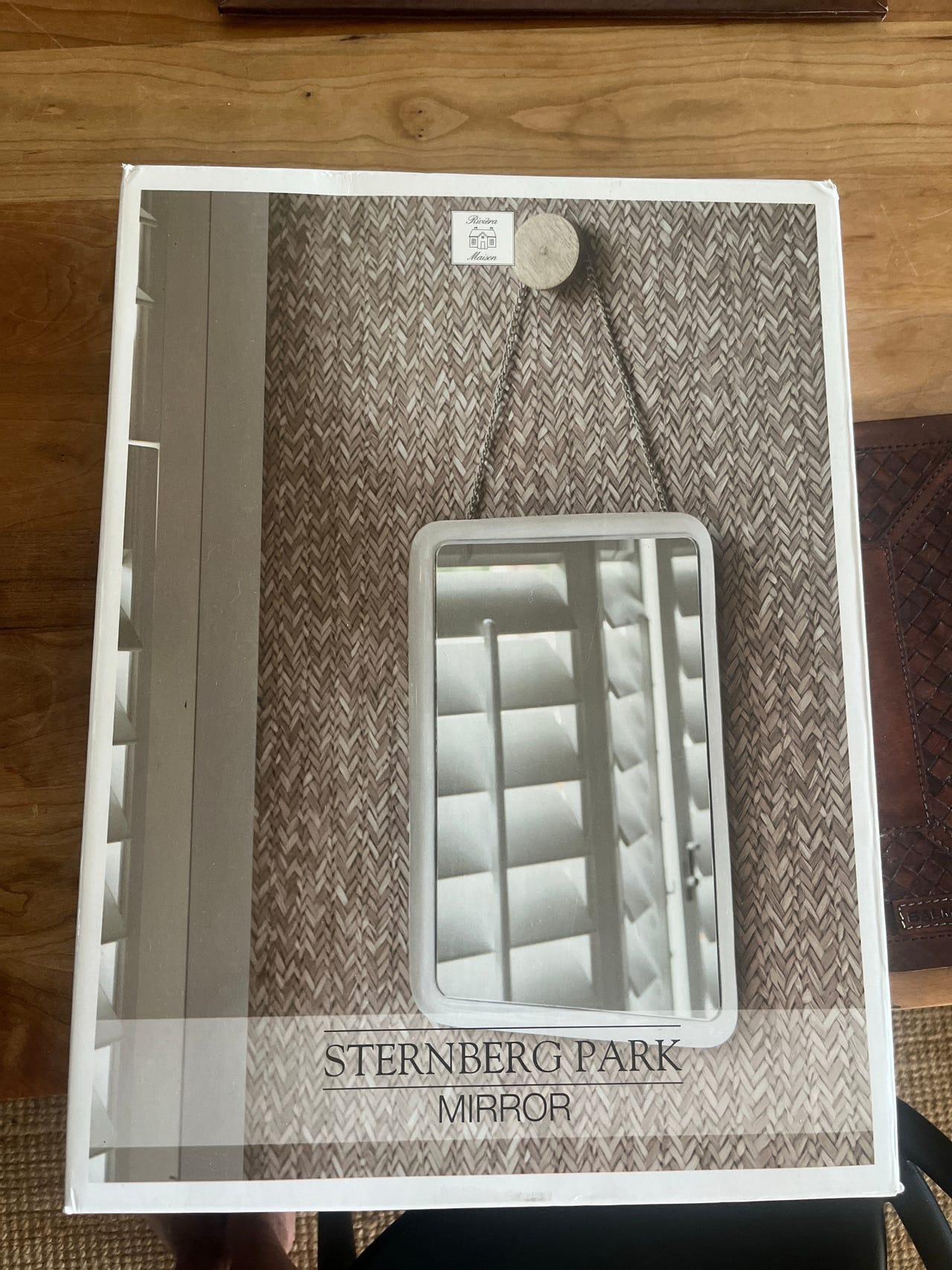 Riviera Maison Stenberg Park peili uusi paketissaan