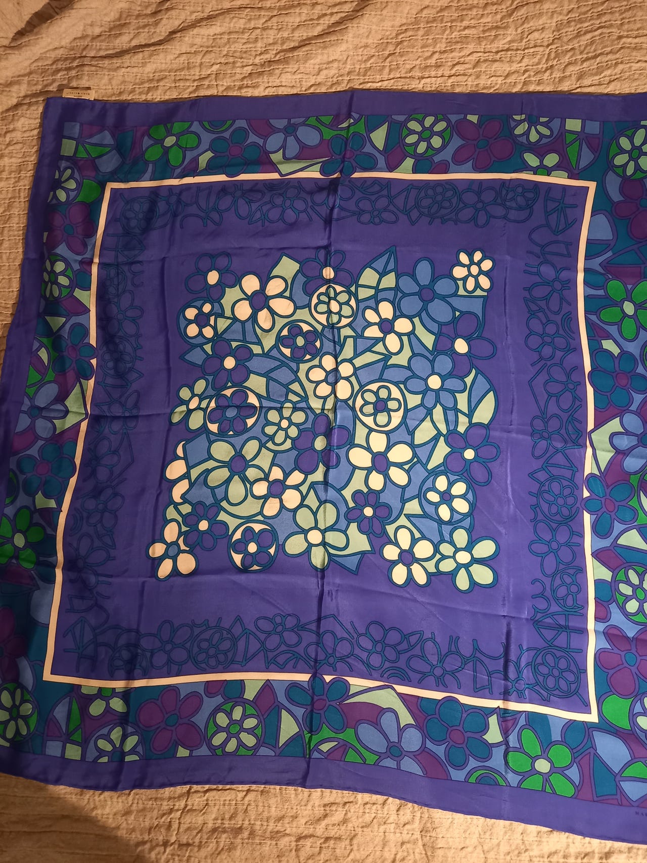 Silkkihuivi 89*89 cm. Marja Kurki