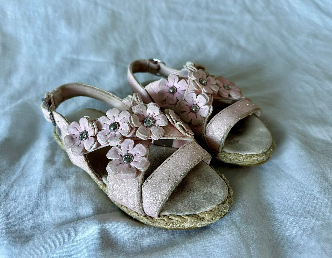 UGG sandaalit