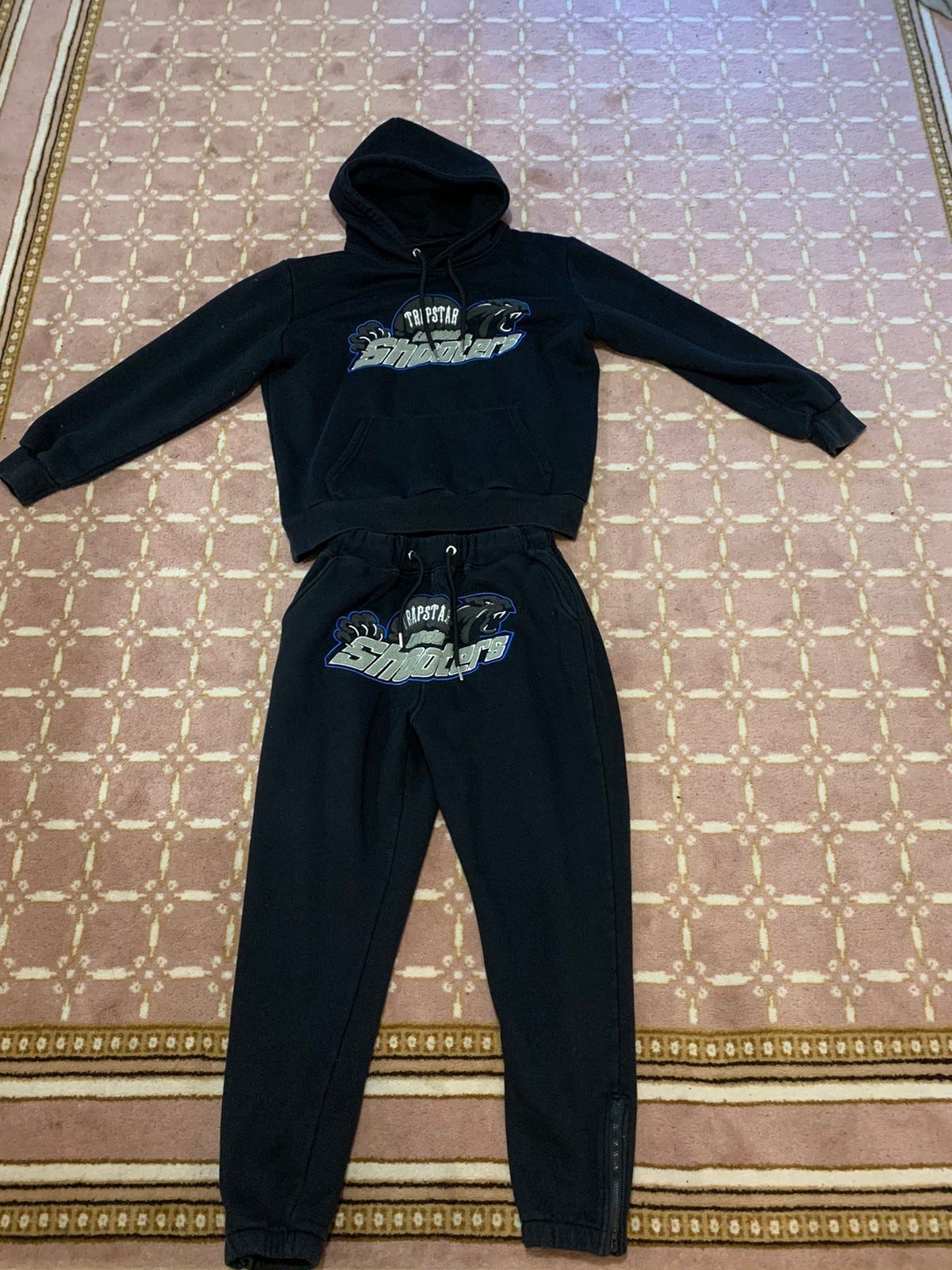 Myydään Trapstar tracksuit Tori