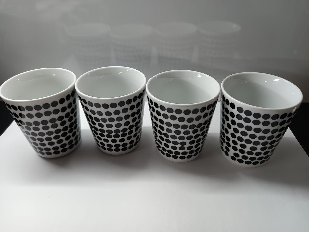 Marimekko musta-valkoiset Fokus 4 kpl korvaton muki  (Herttoniemi