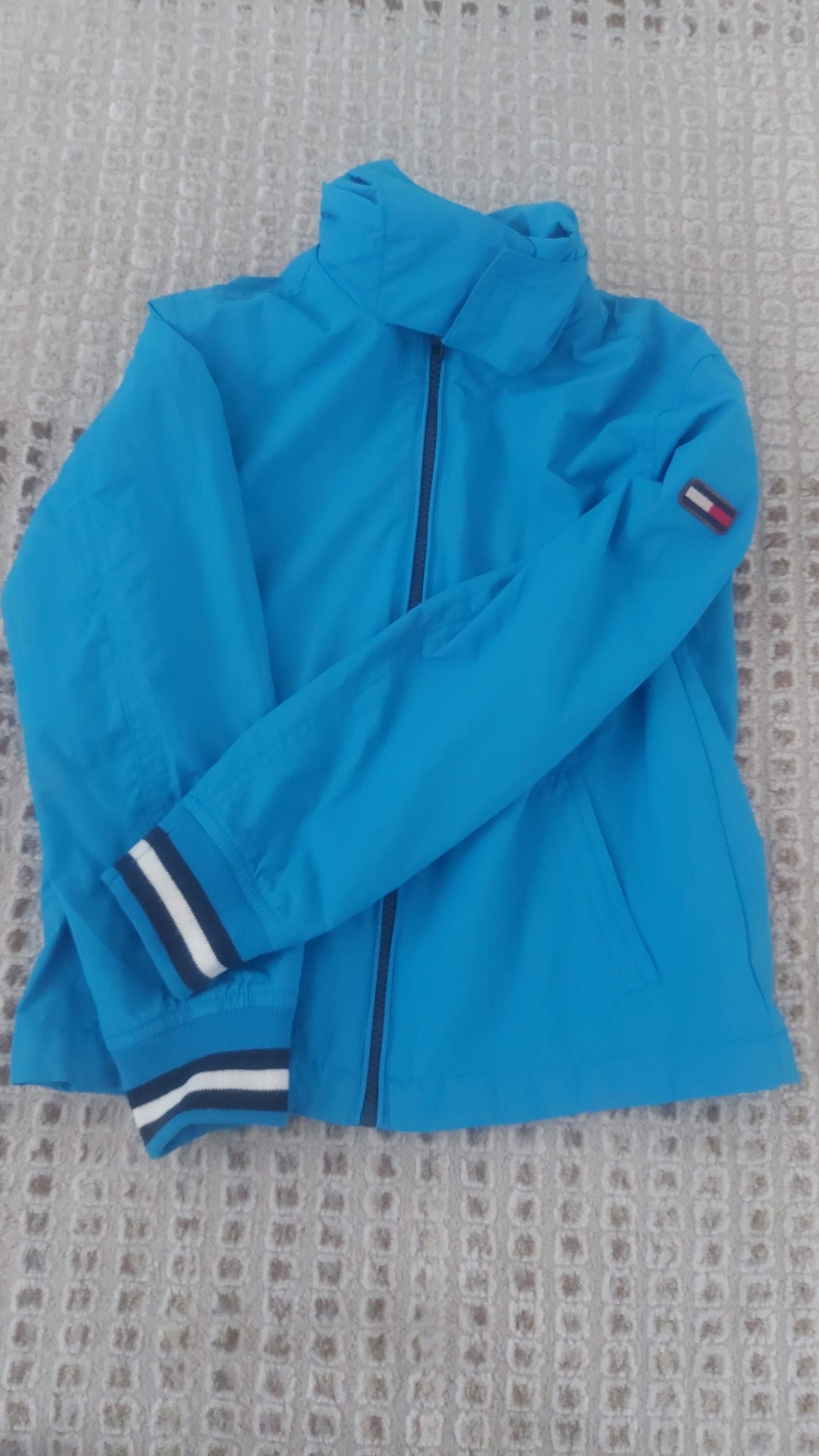 Tommy Hilfiger välikausitakki