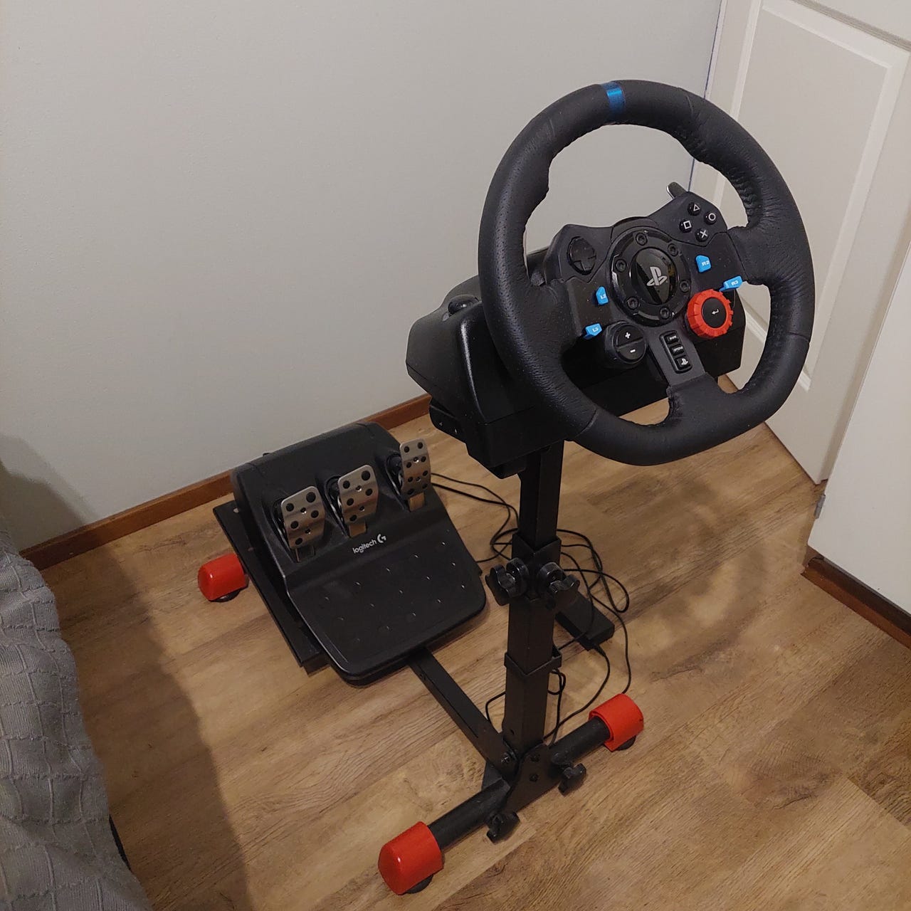 Logitech G29 ratti+polkimet ja teline | Tori