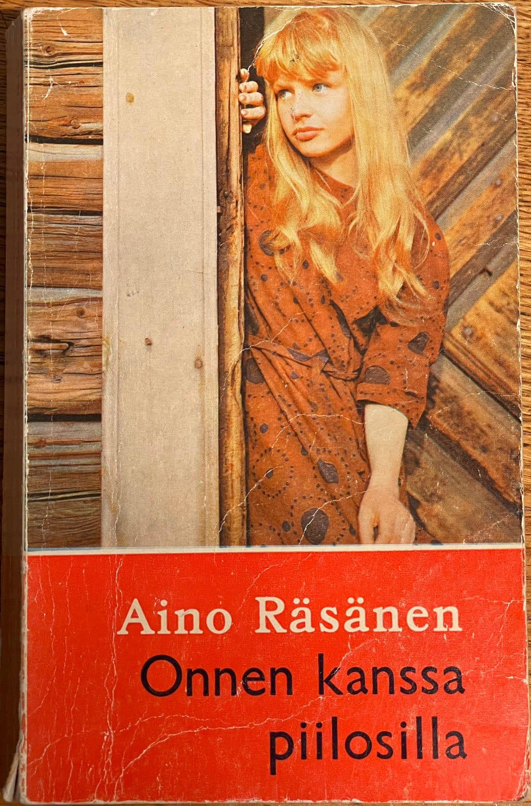 Onnen kanssa piilosilla - Aino Räsänen