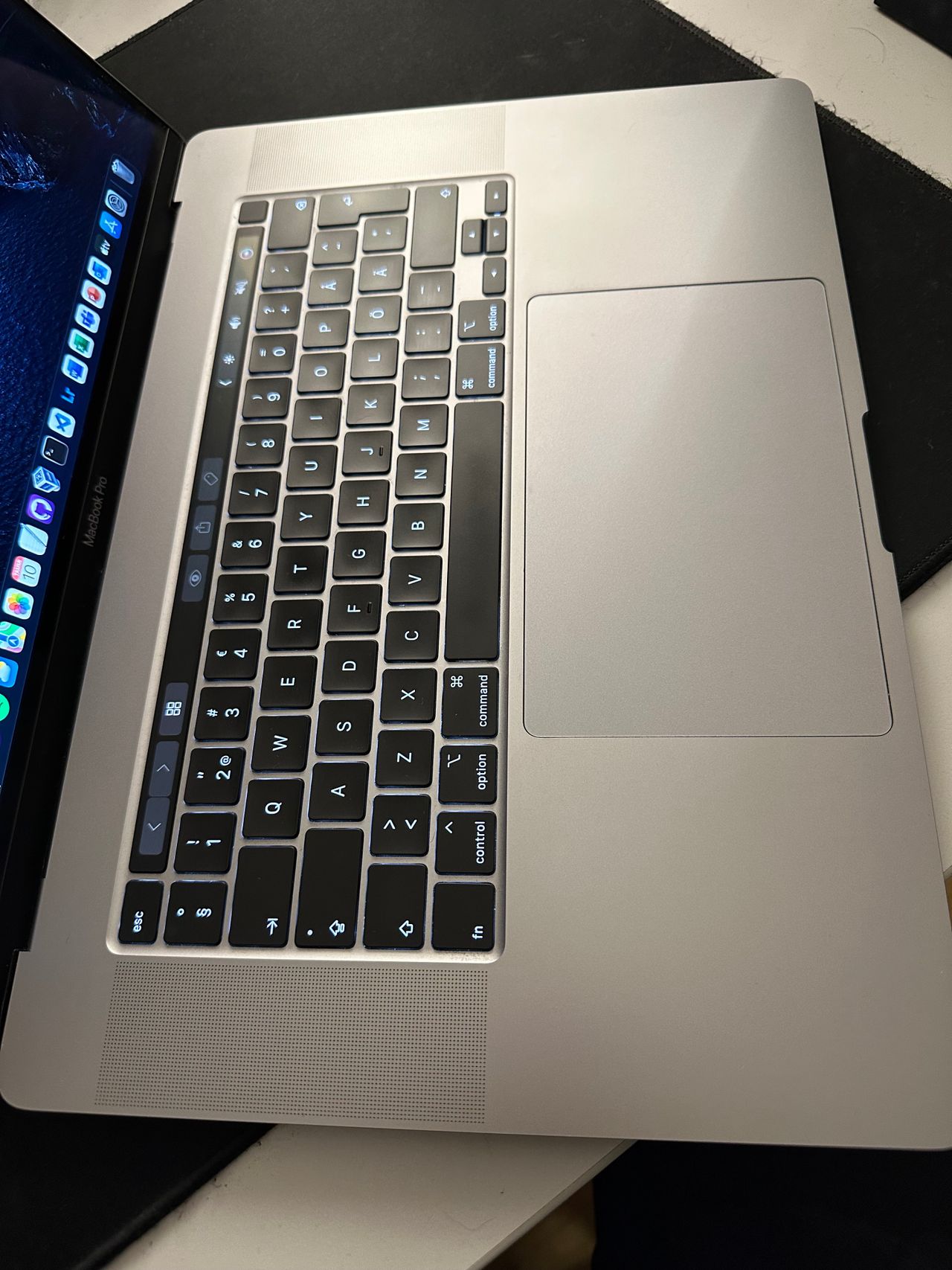 MacBook Pro 16' / i9 late 2019 Touch bar Tori