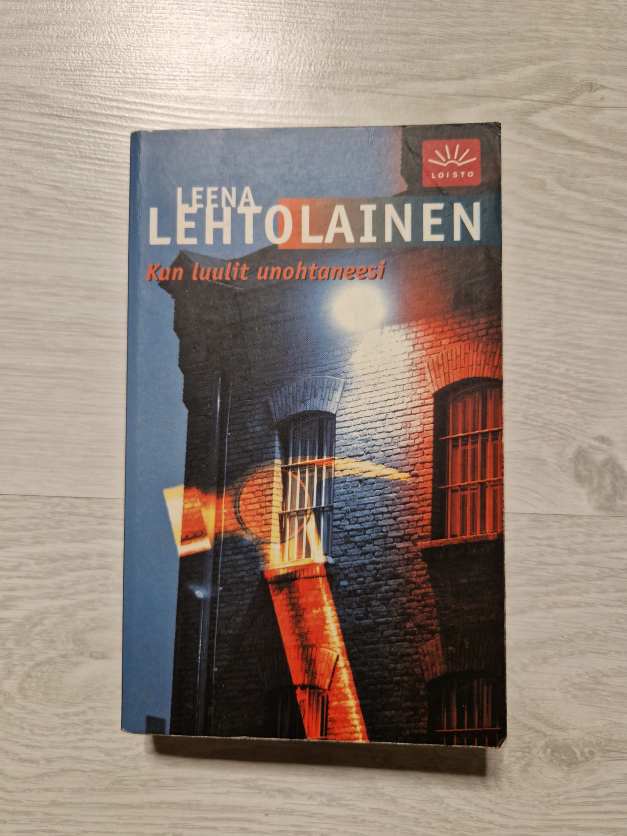 Leena Lehtolainen, Kun luulit unohtaneesi -pokkari