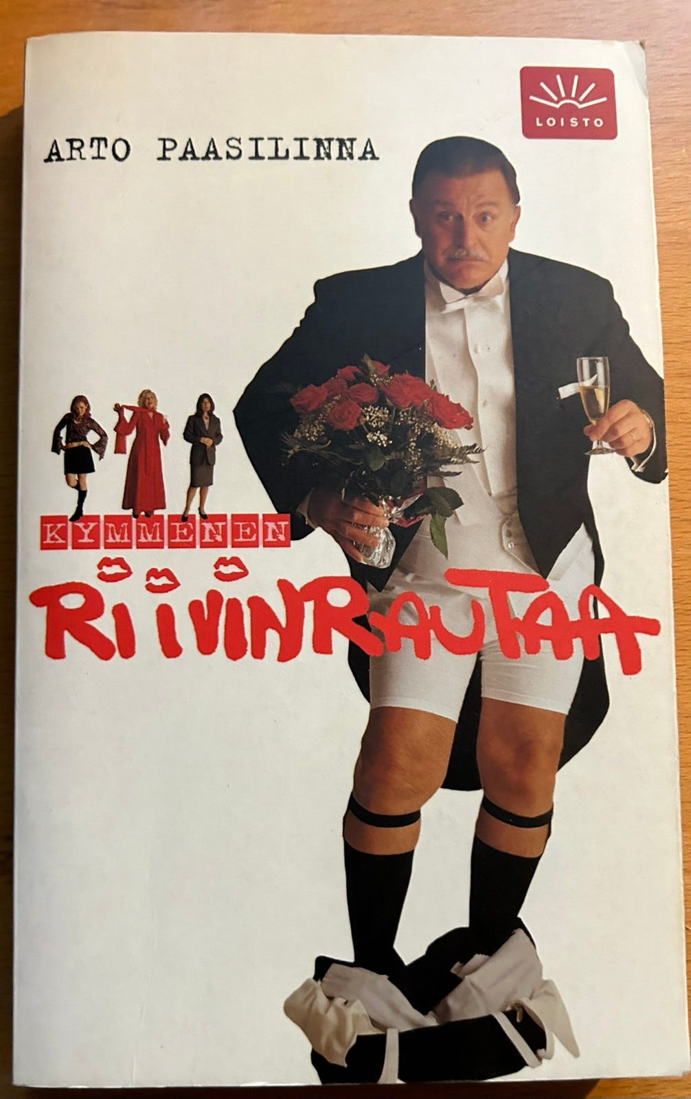 Arto Paasilinna Kymmenen riivinrautaa