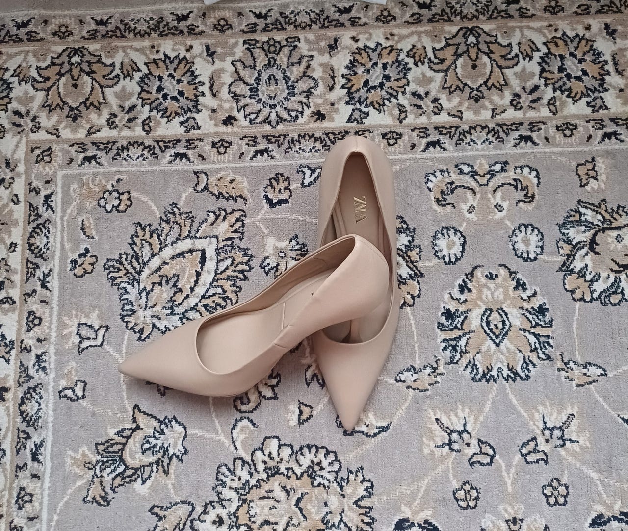 Zara naisten avokkaat