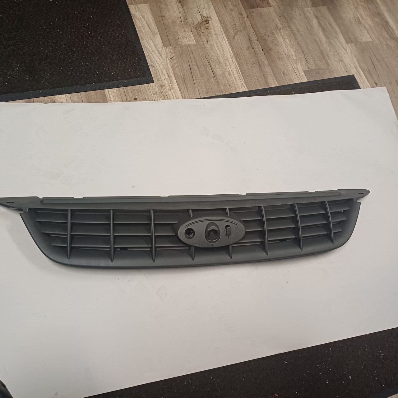 Ford mondeo 2008 uusi alkuperäinen maski