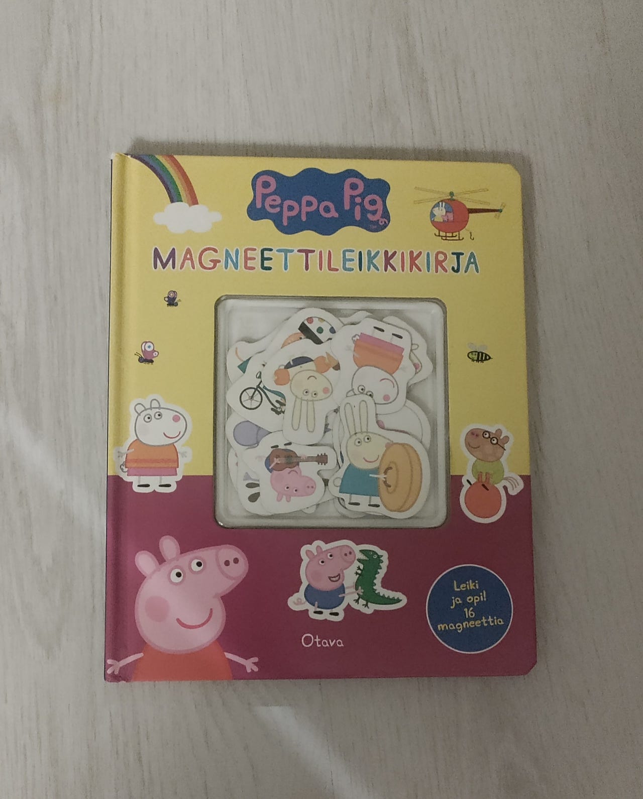 Pipsa possu magneettileikkikirja
