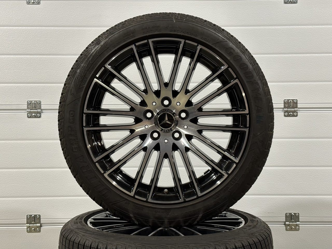 Mercedes C- ja E-sarja 18'' kitkarenkaat