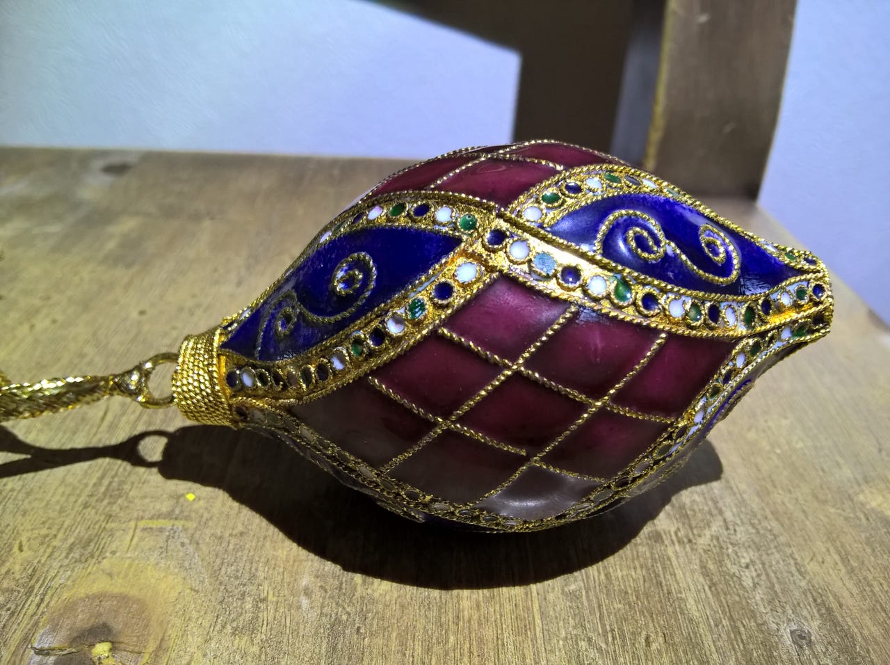 Vanha upea violetti/sininen Cloisonne ripustettava muna