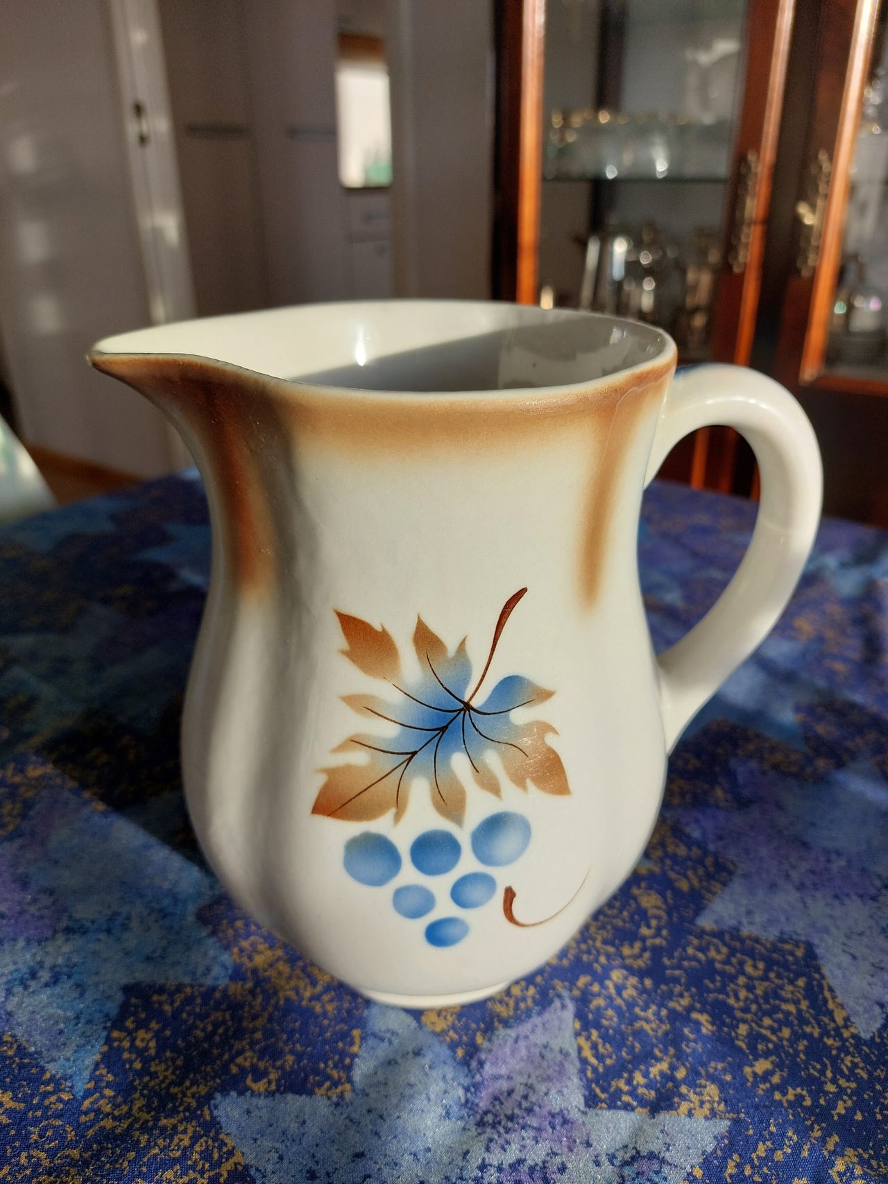 Arabian kannut ruskea rypäle