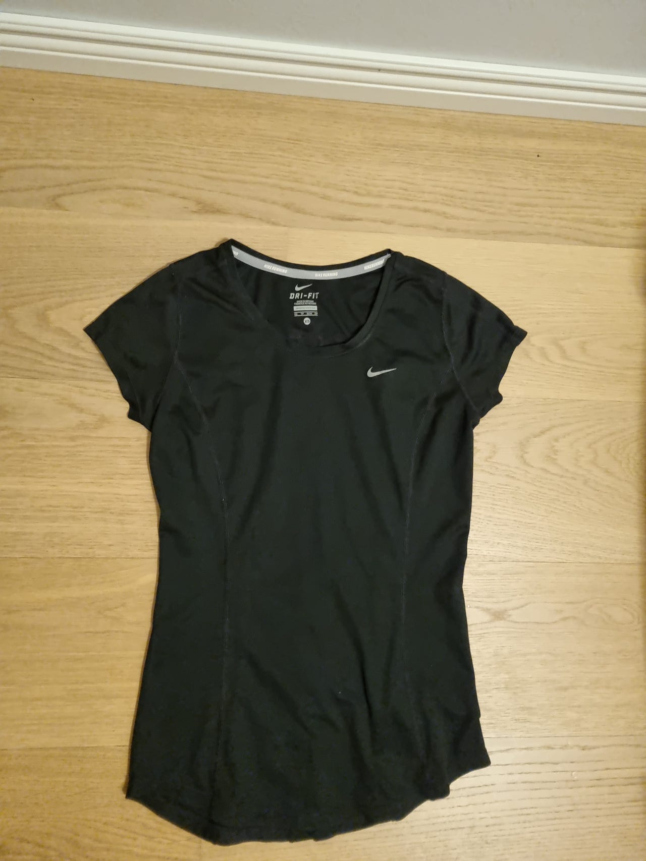 Naisten Niken dri-fit t-paita XS