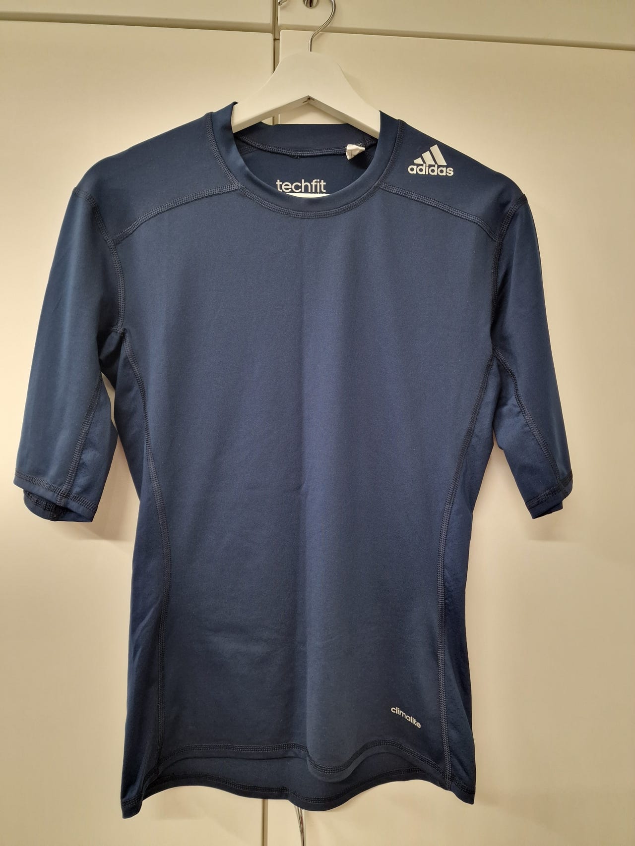 Adidas techfit compression t-paita M