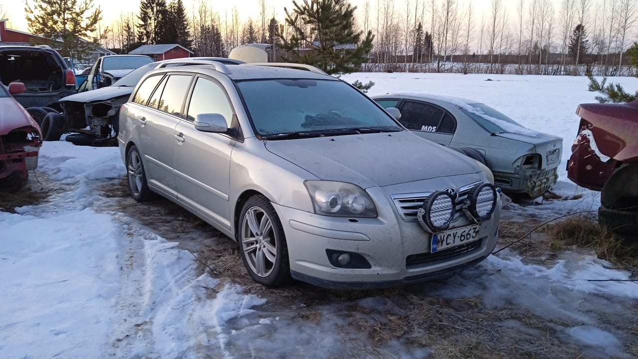 Toyota Avensis 2,2 diesel
