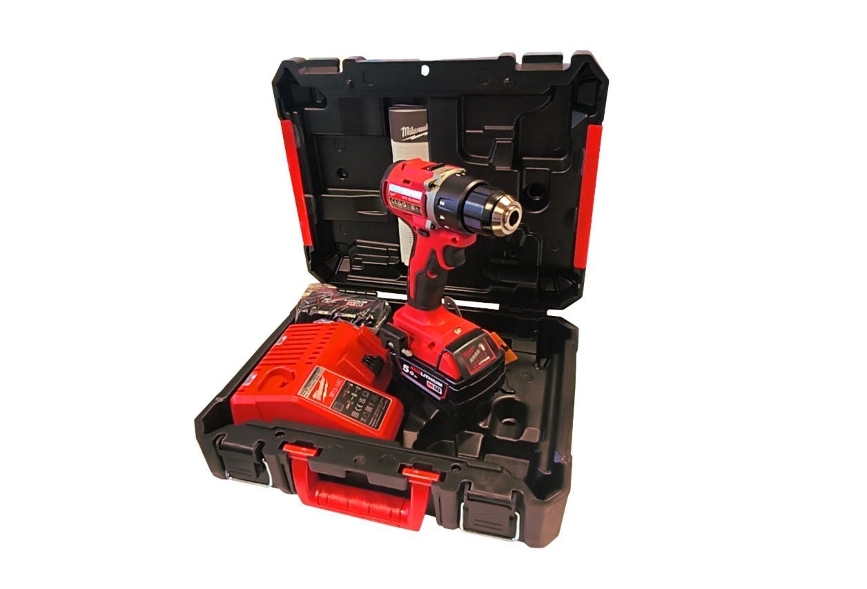 Milwaukee M18 Akkuporakone BLDDRC-502C + laturi + 2kpl 5,0Ah akku