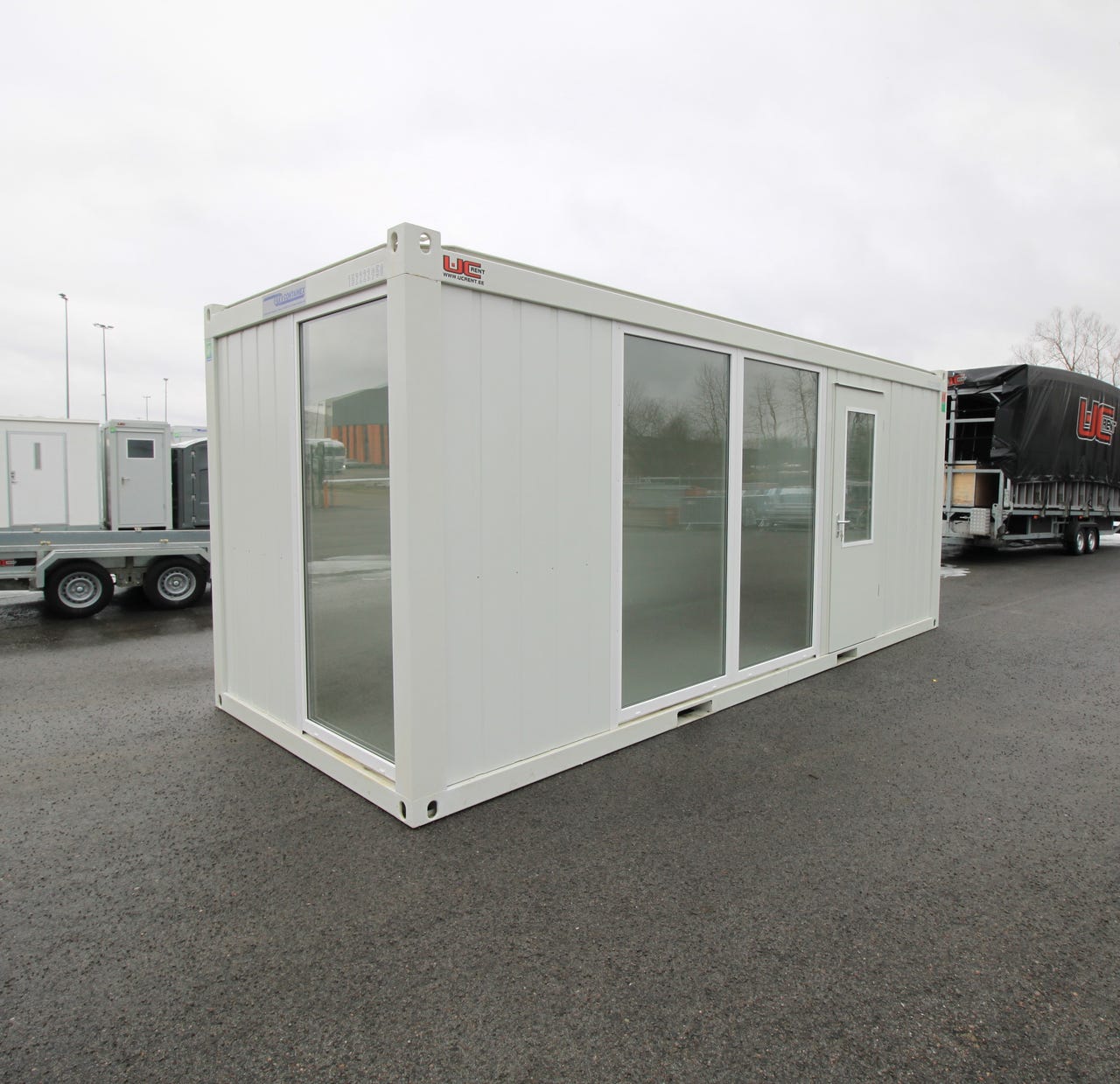 Uusi Containex 2,4x6m Toimistokontti / Työmaakontti, suuret ikkun